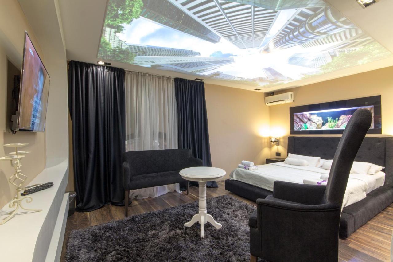 Madison Inn Suites - Wilson'S Square Белград Екстериор снимка