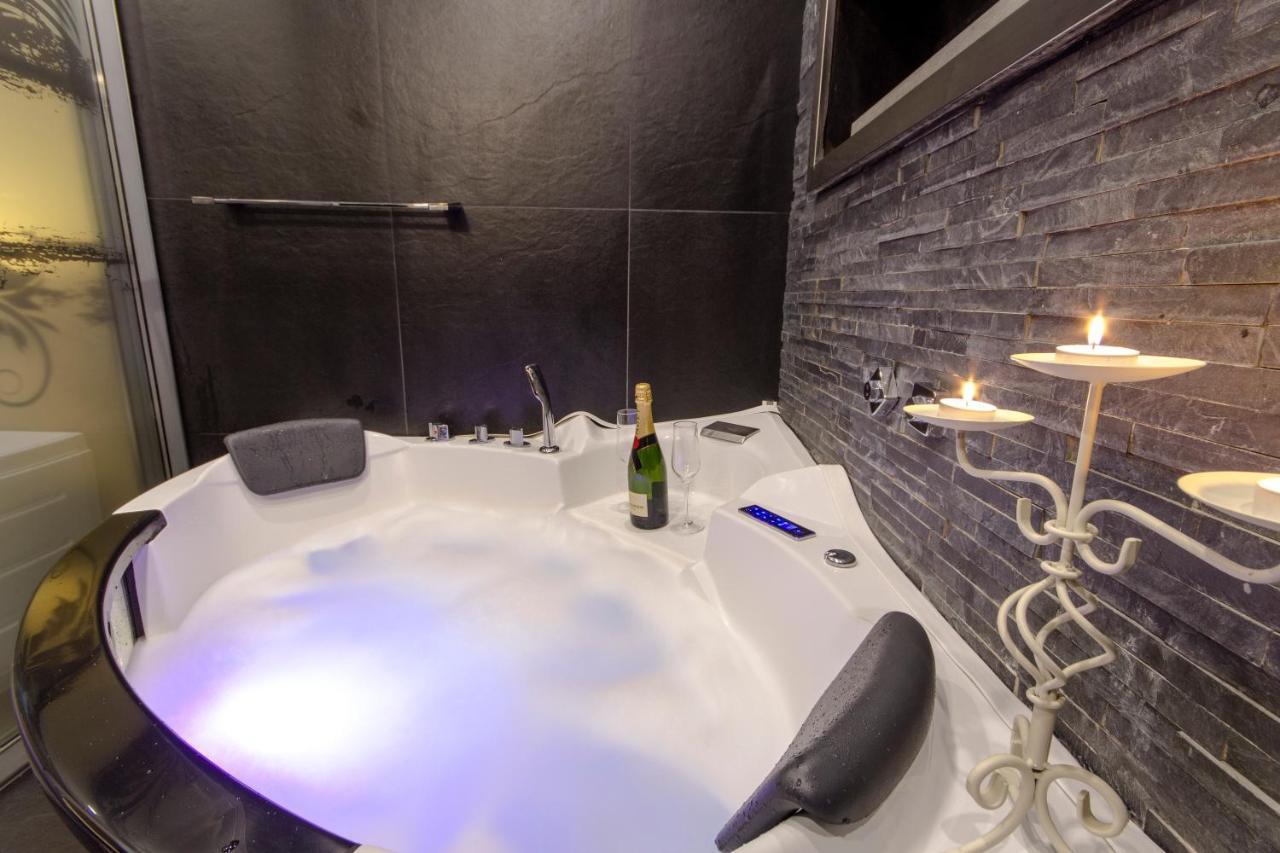 Madison Inn Suites - Wilson'S Square Белград Екстериор снимка